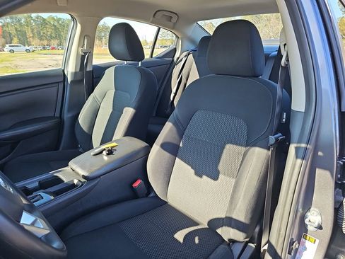 Used 2023 Nissan Sentra S image 19
