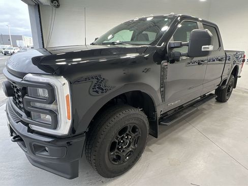 Used 2023 Ford F250 XL w/ STX Appearance Package image 4