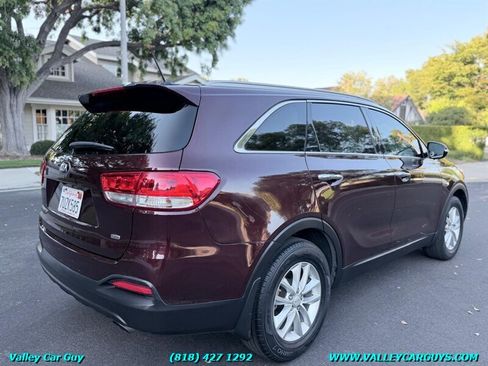 Used 2017 Kia Sorento FWD image 4