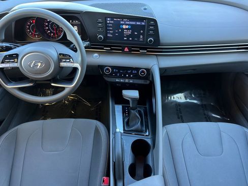 Used 2023 Hyundai Elantra SEL w/ Cargo Package image 15