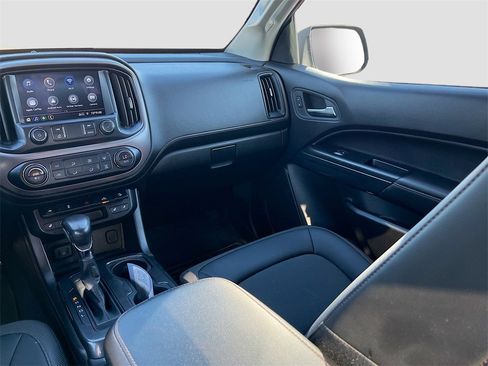 Used 2022 GMC Canyon AT4 w/ Trailering Package image 22