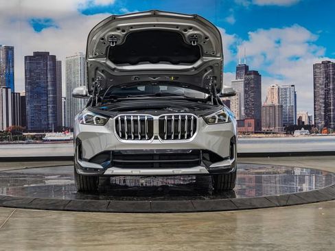 Certified 2025 BMW X1 xDrive28i AWD/4WD image 4