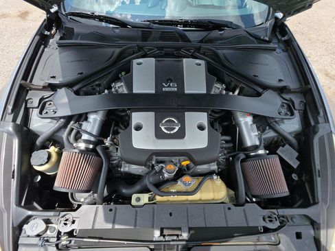 Used 2012 Nissan 370Z Touring RWD image 12