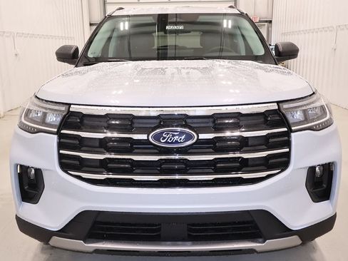 New 2026 Ford Explorer Active w/ Active Comfort Package AWD/4WD image 4