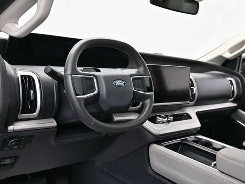 Certified 2025 Ford Expedition Active AWD/4WD image 16