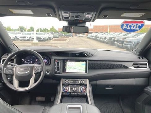 Used 2024 GMC Yukon Denali AWD/4WD image 21