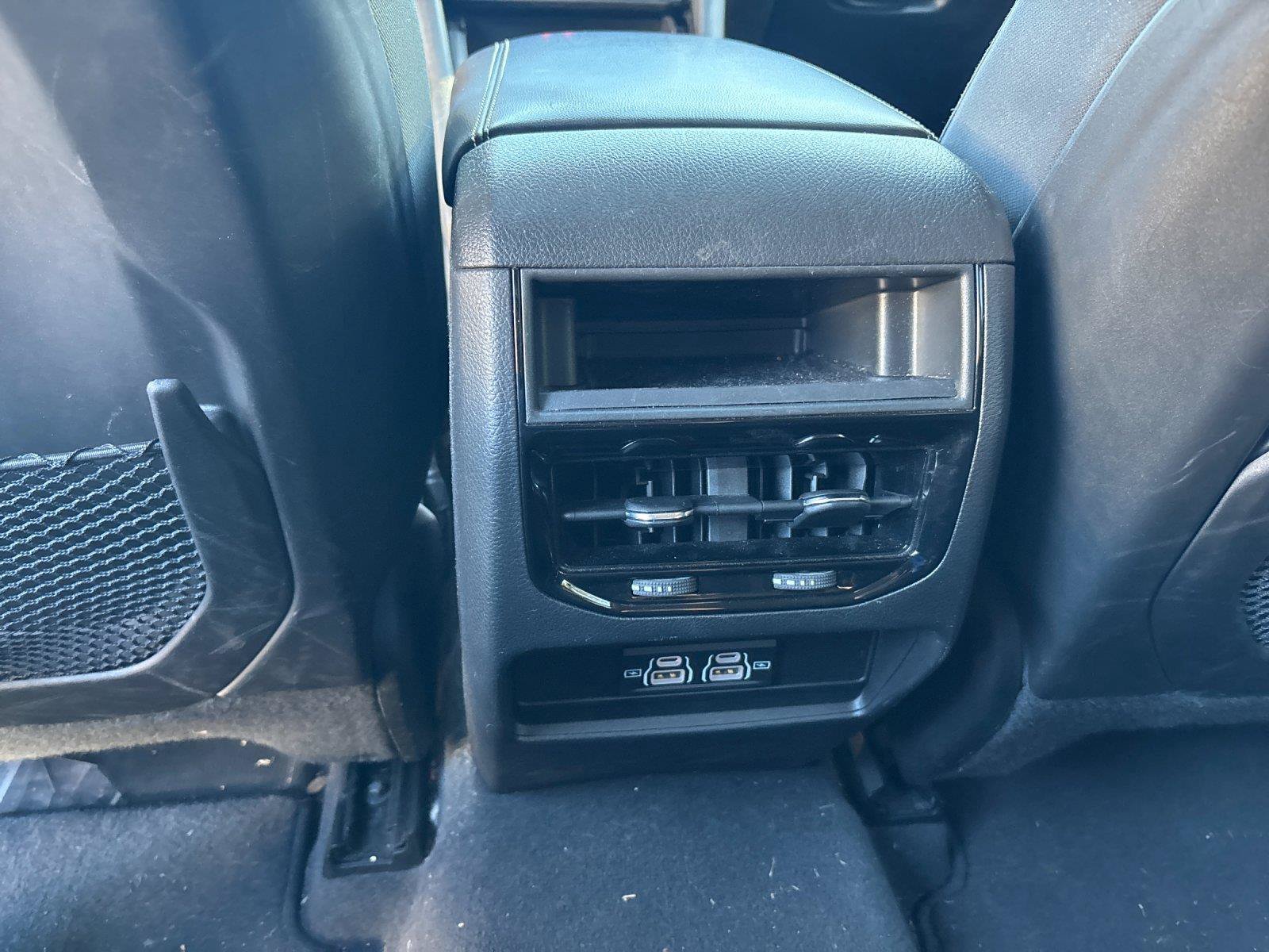 Used 2023 Jeep Grand Cherokee Laredo RWD image 32