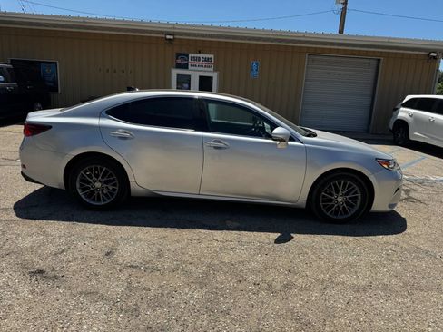 Used 2018 Lexus ES 350 w/ Navigation System Package FWD image 3