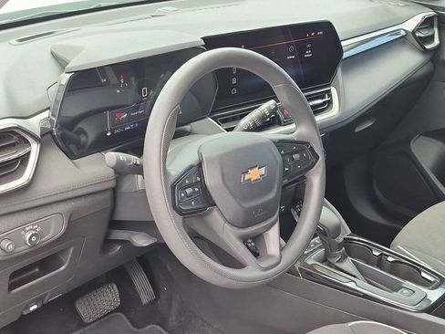 Used 2025 Chevrolet TrailBlazer LT AWD/4WD image 15