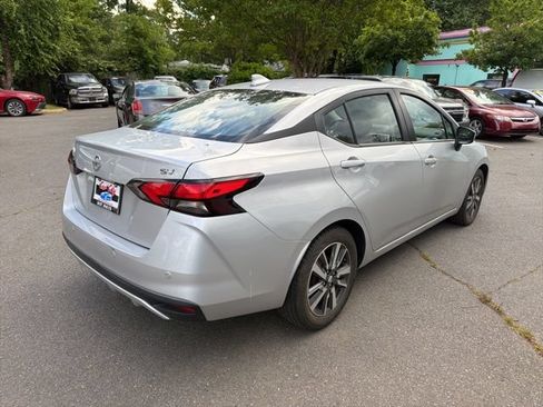 Used 2021 Nissan Versa SV FWD image 5