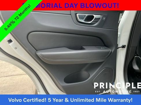 Certified 2023 Volvo XC60 B5 Core FWD image 32