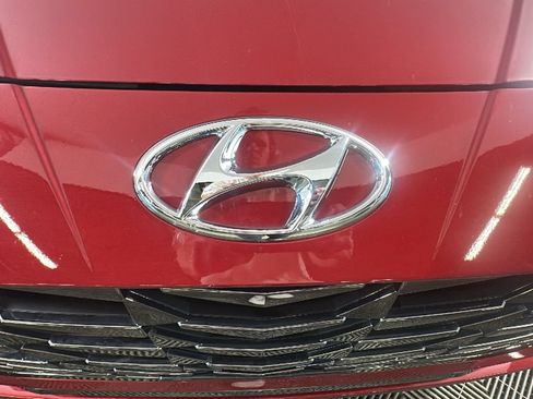Certified 2023 Hyundai Elantra Limited FWD image 9