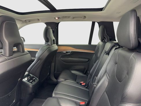 Used 2021 Volvo XC90 T6 Momentum w/ Protection Package Premier AWD/4WD image 38