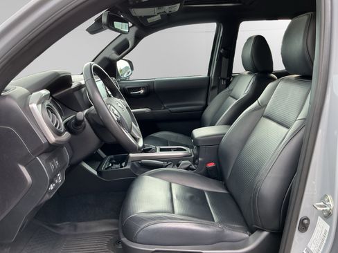 Certified 2020 Toyota Tacoma Limited AWD/4WD image 9