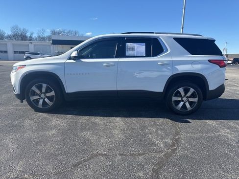 Used 2018 Chevrolet Traverse LT image 2