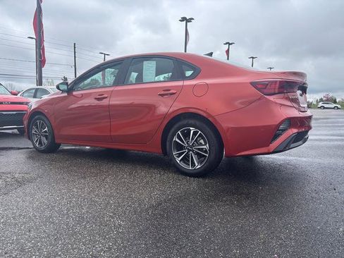 Certified 2024 Kia Forte LXS FWD image 6