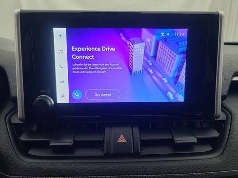 Used 2025 Toyota RAV4 XLE image 32