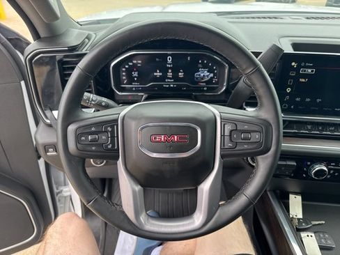 Used 2025 GMC Sierra 2500 SLT AWD/4WD image 16