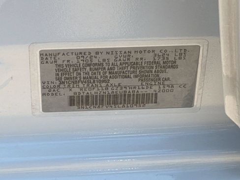 Used 2025 Nissan Versa SR FWD image 23