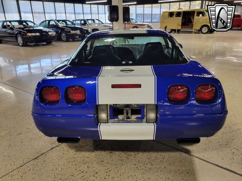 Used 1996 Chevrolet Corvette Coupe image 5