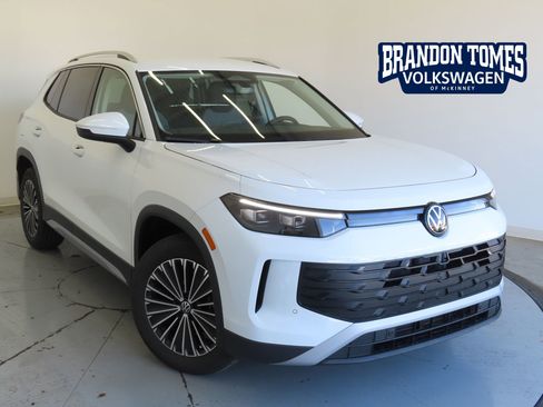 New 2026 Volkswagen Tiguan S FWD image 1
