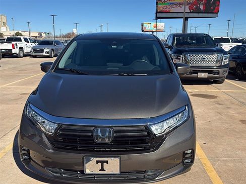 Used 2023 Honda Odyssey Touring image 9