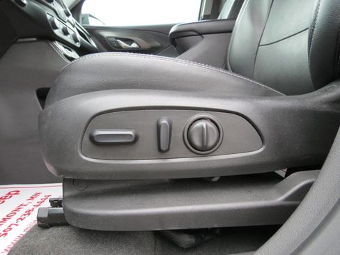 Used 2023 GMC Terrain SLT image 11