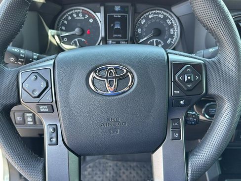 Used 2023 Toyota Tacoma TRD Sport AWD/4WD image 17