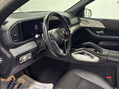 Used 2024 Mercedes-Benz GLS 450 4MATIC image 11