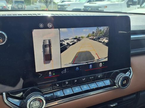 Used 2024 GMC Canyon AT4 w/ Technology Package image 15