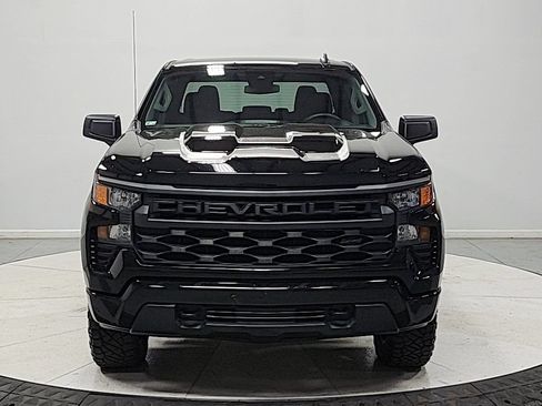 Used 2024 Chevrolet Silverado 1500 Custom Trail Boss w/ Realtree Special Edition AWD/4WD image 2