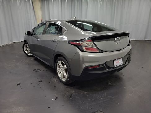 Used 2017 Chevrolet Volt LT w/ Comfort Package image 7