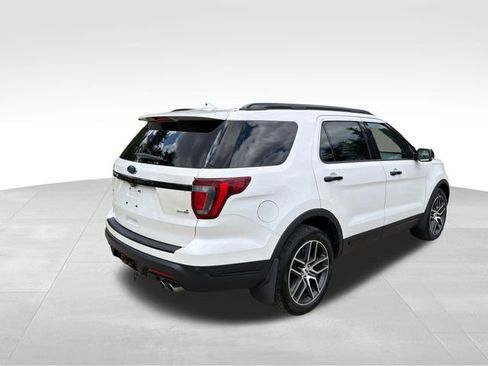 Used 2018 Ford Explorer Sport w/ Equipment Group 401A AWD/4WD image 3