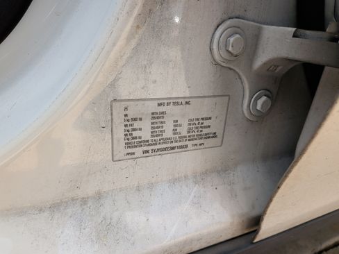 Used 2021 Tesla Model Y Long Range AWD/4WD image 35