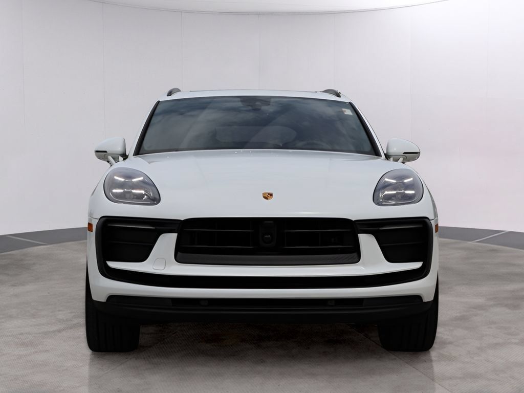 Used 2026 Porsche Macan AWD/4WD image 12