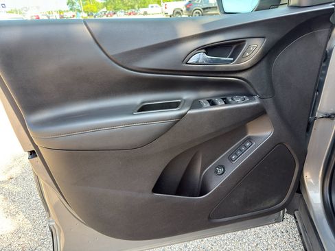 Used 2018 Chevrolet Equinox Premier AWD/4WD image 11
