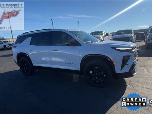 Certified 2026 Chevrolet Traverse RS w/ LPO, Floor Liner Package image 2