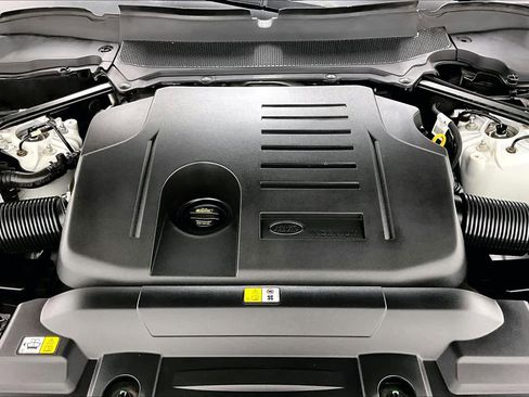 Used 2020 Land Rover Range Rover Sport HST image 32