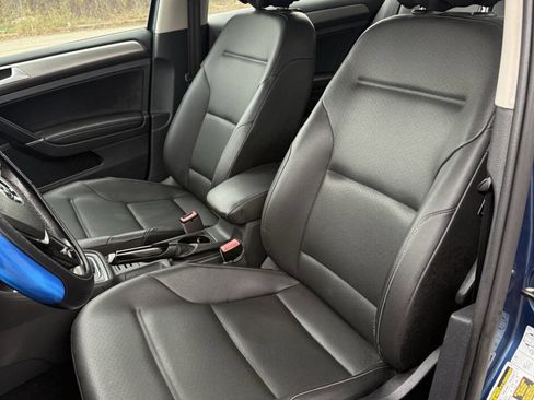 Used 2016 Volkswagen Golf SE image 13