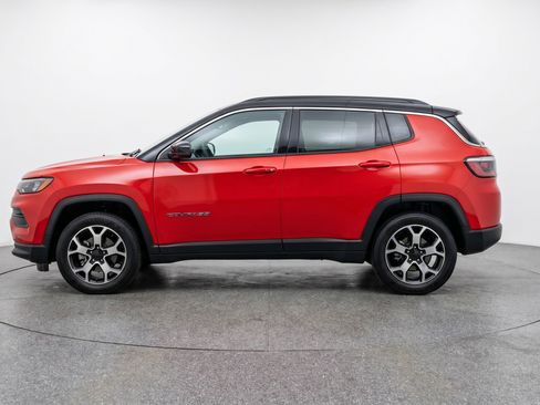 Used 2025 Jeep Compass Limited AWD/4WD image 5