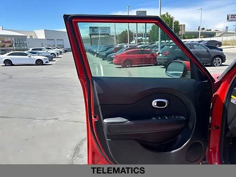 Used 2018 Kia Soul + FWD image 17