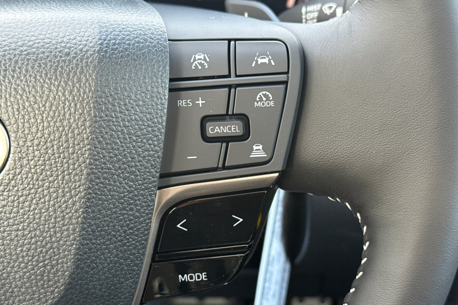 Used 2026 Toyota Camry SE w/ Multimedia Upgrade Package FWD image 28