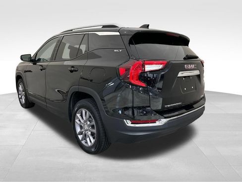 Used 2024 GMC Terrain SLT AWD/4WD image 3