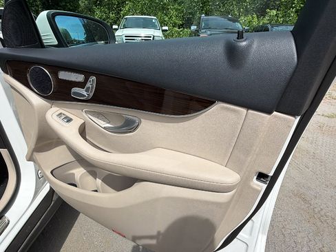 Used 2022 Mercedes-Benz GLC 300 image 19