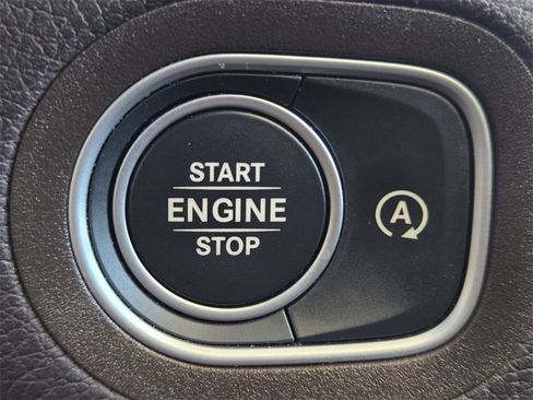 Used 2023 Mercedes-Benz GLS 450 4MATIC image 23