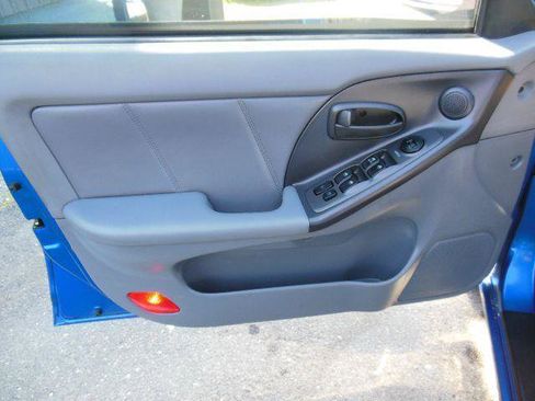 Used 2004 Hyundai Elantra GT image 11
