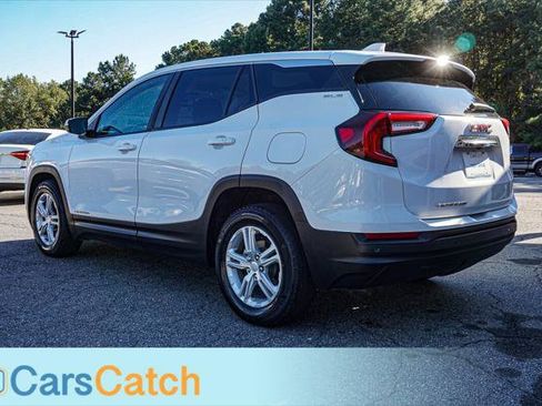 Used 2022 GMC Terrain SLE image 13