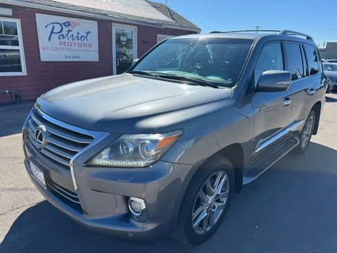 Used 2013 Lexus LX 570 4WD image 2