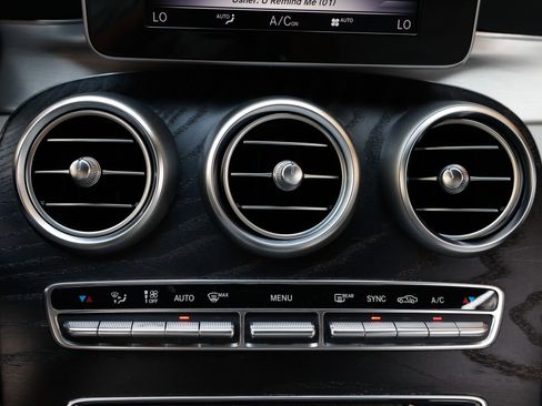 Used 2018 Mercedes-Benz C 300 Coupe image 35