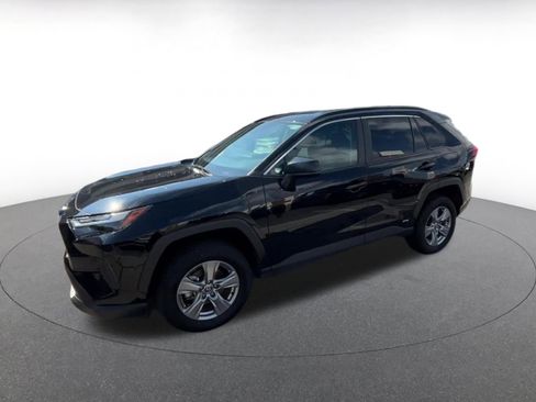 Used 2025 Toyota RAV4 LE image 7